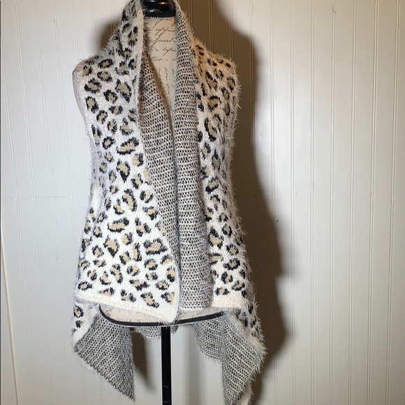 fashion apperal Jackets & Blazers - Animal print hi/lo sleeveless cardigan